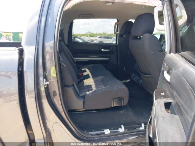 5TFEM5F14JX128693 Toyota Tundra Sr5 4.6l V8