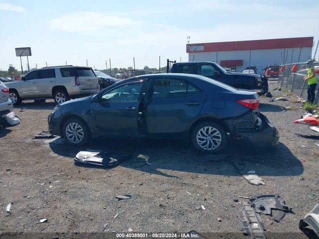 Toyota COROLLA LE 2018 5YFBURHE1JP823240 Image 14