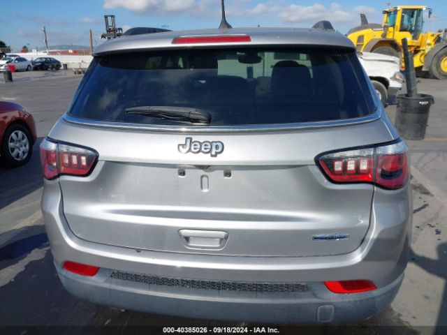 3C4NJCBB4JT487579 Jeep Compass Latitude Fwd