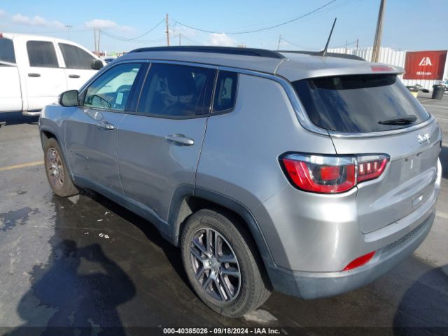 3C4NJCBB4JT487579 Jeep Compass Latitude Fwd