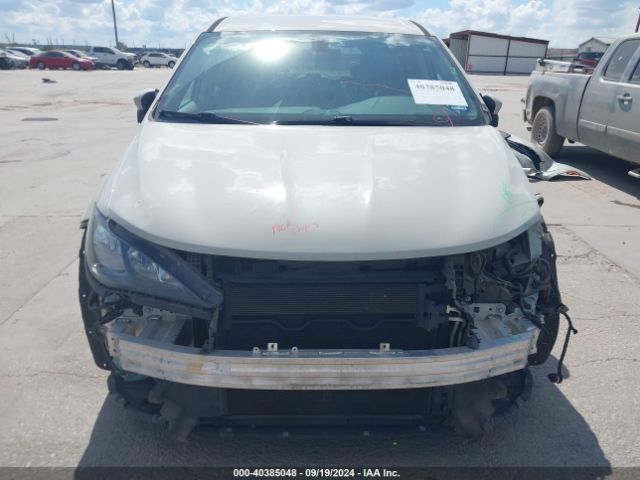 2C4RC1DG3HR552086 Chrysler Pacifica Touring