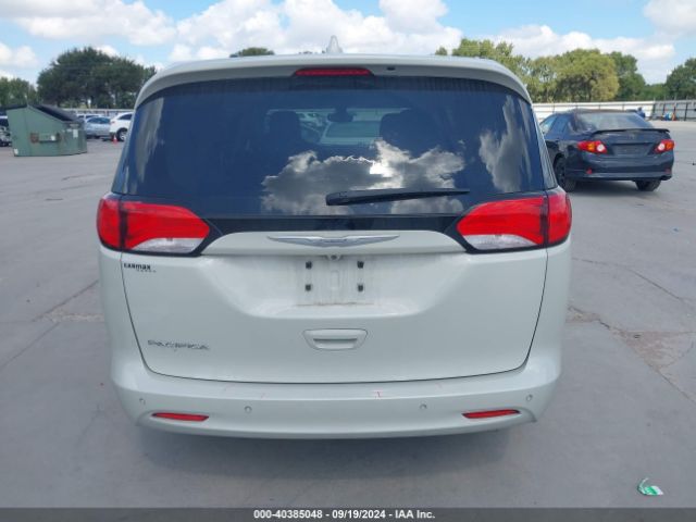 2C4RC1DG3HR552086 Chrysler Pacifica Touring