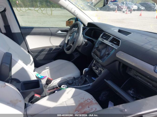 3VV2B7AX2LM110364 Volkswagen Tiguan