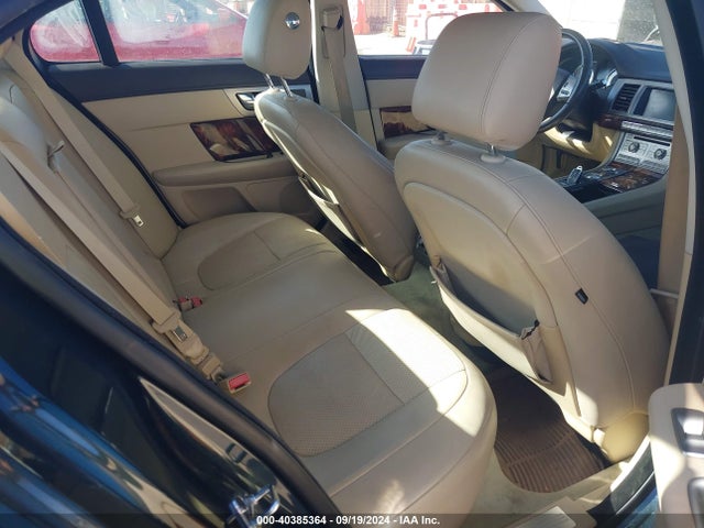 2010 JAGUAR XF SAJWA0GB9ALR73264 Photo 7