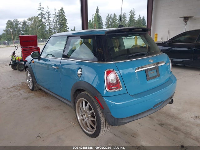 2008 MINI COOPER WMWMF33578TT65999 Photo 2