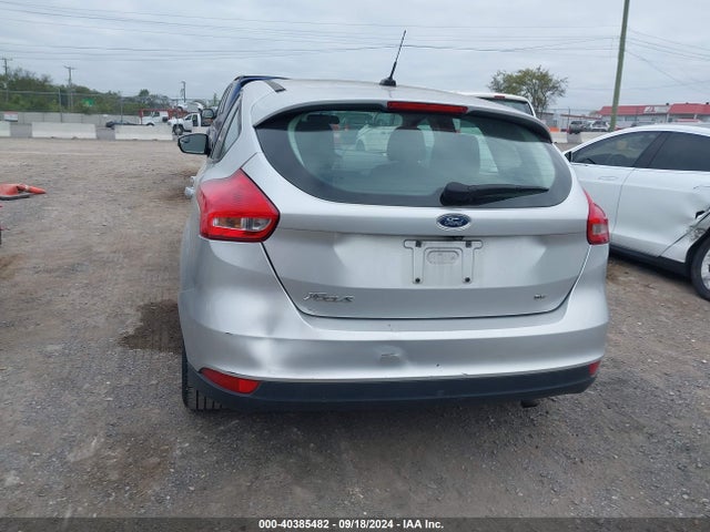Ford FOCUS SE 2017 1FADP3K28HL224890 Image 16