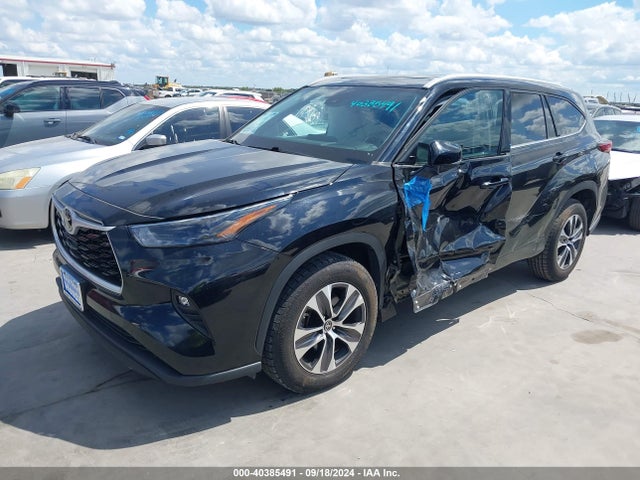 Toyota Highlander Xle 2022 5TDGZRAH1NS112856 Image 2