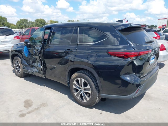 Toyota Highlander Xle 2022 5TDGZRAH1NS112856 Image 3