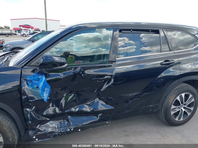 Toyota Highlander Xle 2022 5TDGZRAH1NS112856 Image 6