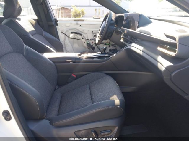 JTDAAAAF5R3018211 Toyota Crown Xle