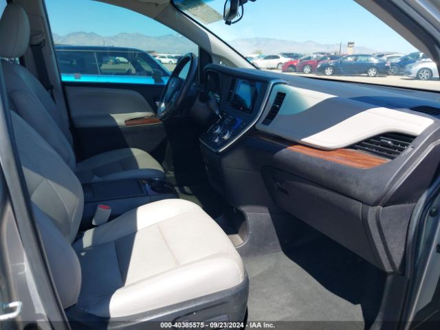 5TDDK3DC4FS099882 Toyota Sienna Limited 7 Passenger