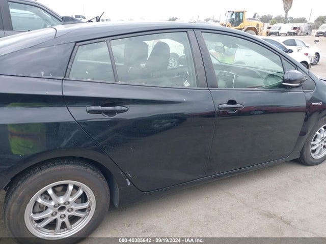 Toyota Prius Two 2017 JTDKBRFU4H3040142 Image 13