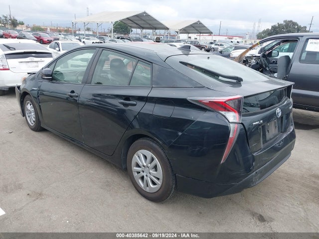 Toyota Prius Two 2017 JTDKBRFU4H3040142 Image 3