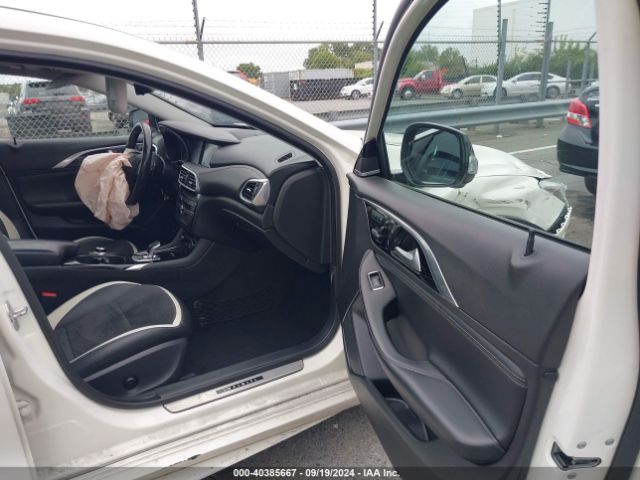 SJKCH5CP8JA047362 Infiniti Qx30 Sport