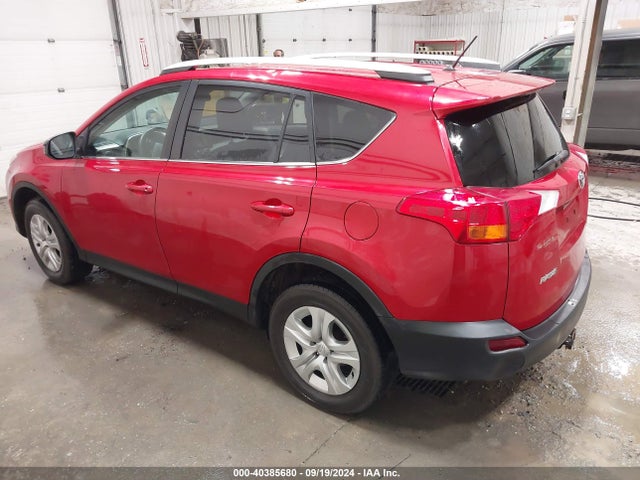 2T3BFREV0EW137930 Toyota RAV4 LE