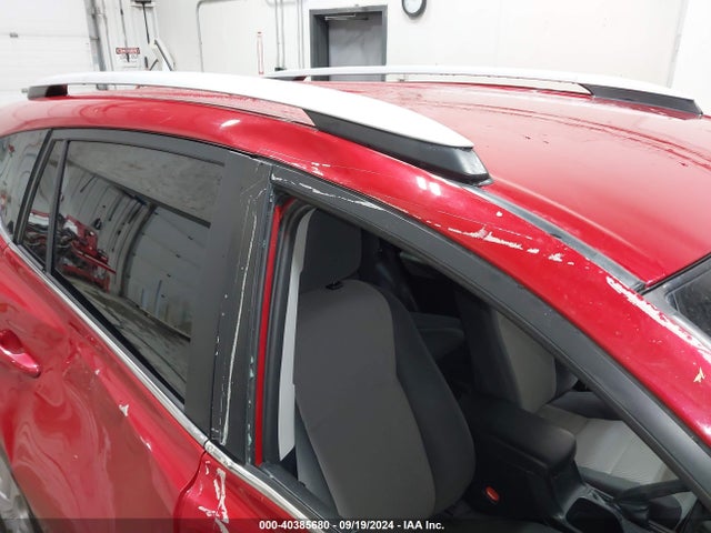 2T3BFREV0EW137930 Toyota RAV4 LE