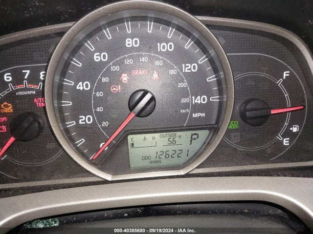 2T3BFREV0EW137930 Toyota RAV4 LE