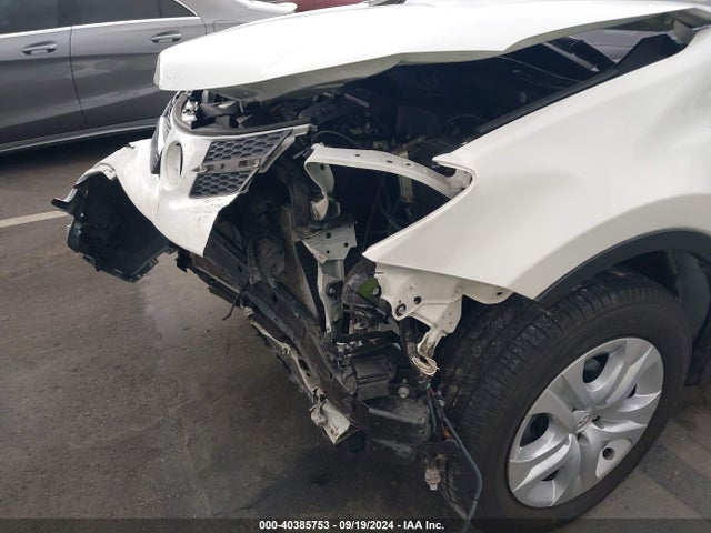 Toyota RAV4 LE 2015 JTMZFREV5FD060548 Image 6