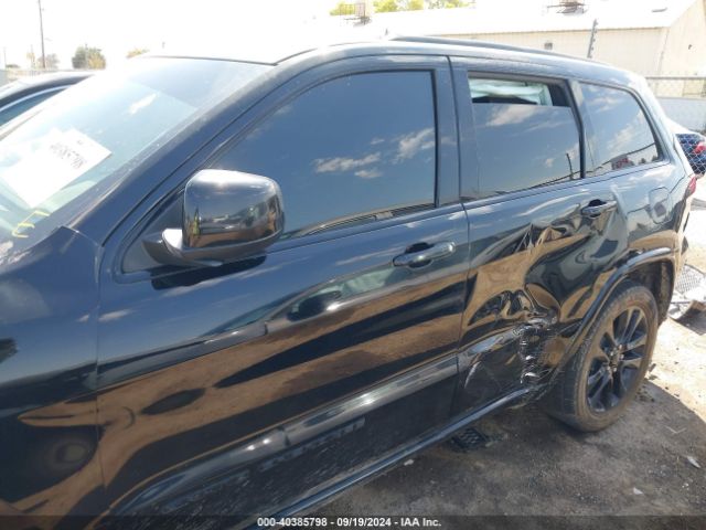 1C4RJEAG2JC228059 Jeep Grand Cherokee Altitude 4x2