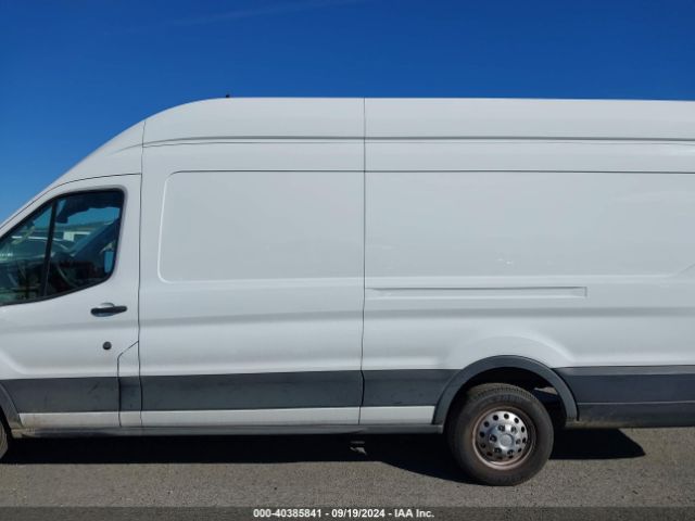 1FTBR3U80NKA64275 Ford Transit-250 Cargo Van