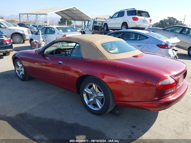 1999 JAGUAR XK8 SAJGX2049XC038782 Photo 2