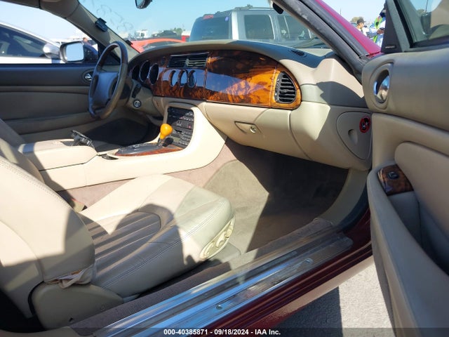 1999 JAGUAR XK8 SAJGX2049XC038782 Photo 4