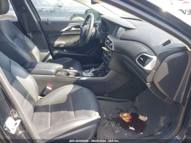 SJKCH5CR4JA049062 Infiniti Qx30 Premium