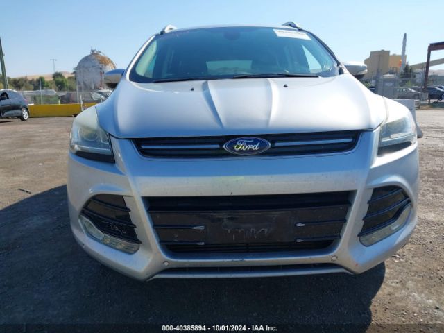 1FMCU9J95EUA63531 Ford Escape Titanium