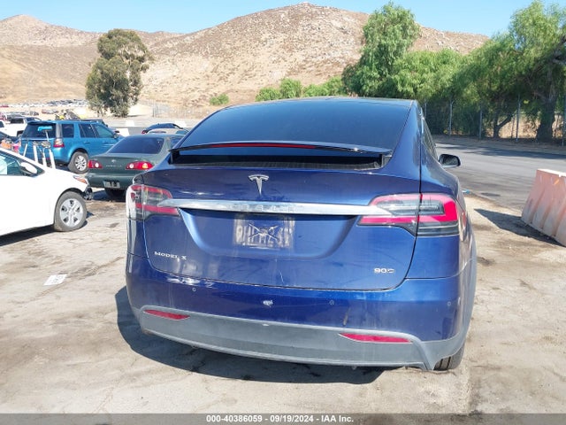 Tesla Model X 60d/70d/75d/90d 2016 5YJXCAE28GF005142 Image 16