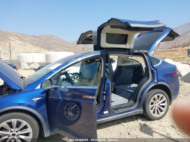 Tesla Model X 60d/70d/75d/90d 2016 5YJXCAE28GF005142 Image 20
