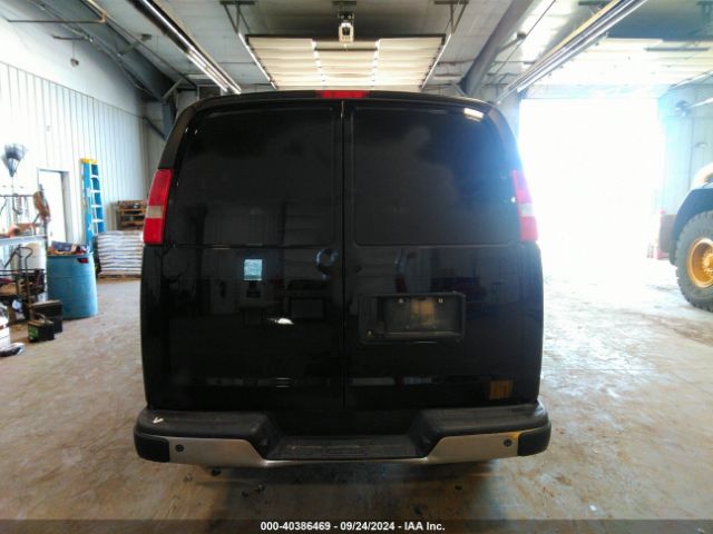 1GCWGAFP8J1185992 Chevrolet Express 2500 Work Van