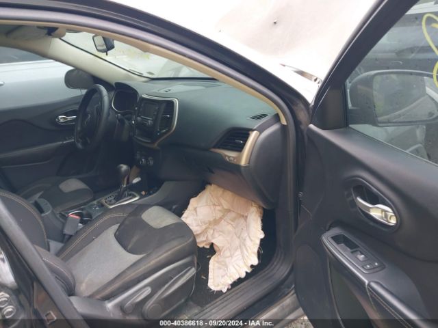 1C4PJLAB8GW369452 Jeep Cherokee Altitude