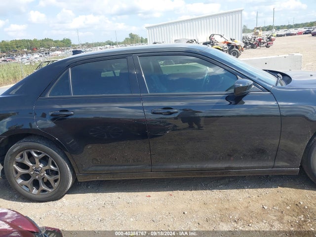 Chrysler 300 300s Awd 2018 2C3CCAGG0JH141357 Image 13