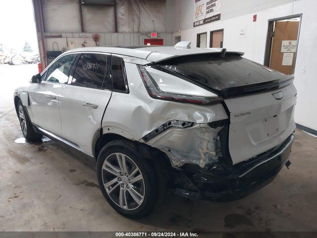 2024 CADILLAC LYRIQ 1GYKPMRL1RZ104220 Photo 2