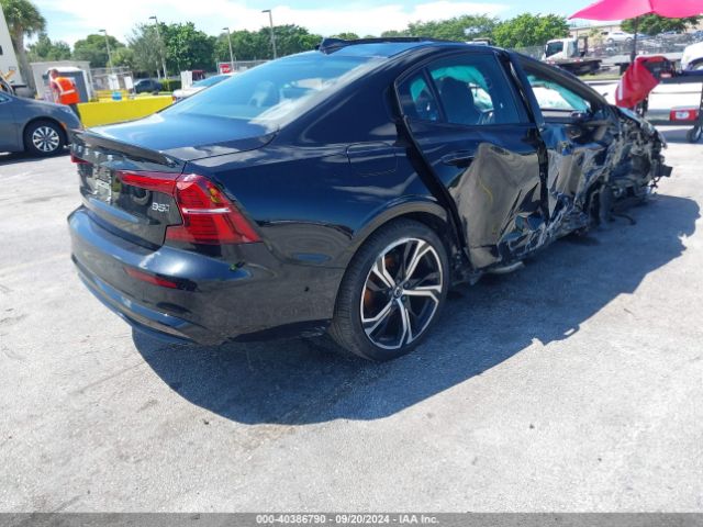 7JRL12TL1RG301037 Volvo S60 B5 Plus Dark Theme