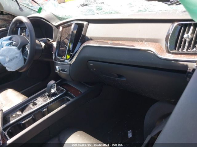 7JRL12TL1RG301037 Volvo S60 B5 Plus Dark Theme