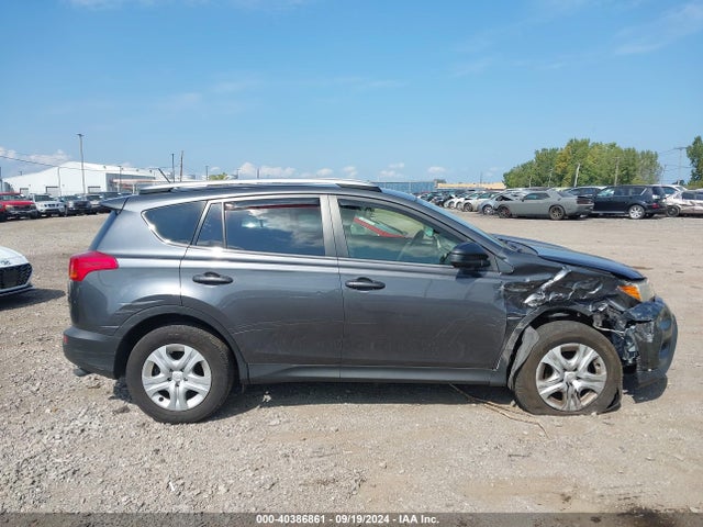 Toyota RAV4 LE 2015 JTMBFREV0FD155116 Image 13