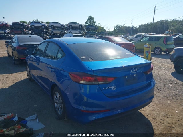 Hyundai ELANTRA SE 2018 KMHD74LF2JU657344 Image 3