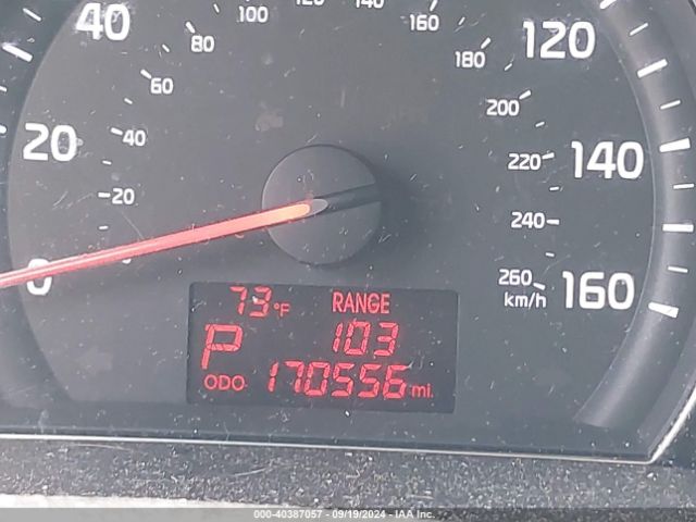5XYKT3A68FG568861 KIA SORENTO LX
