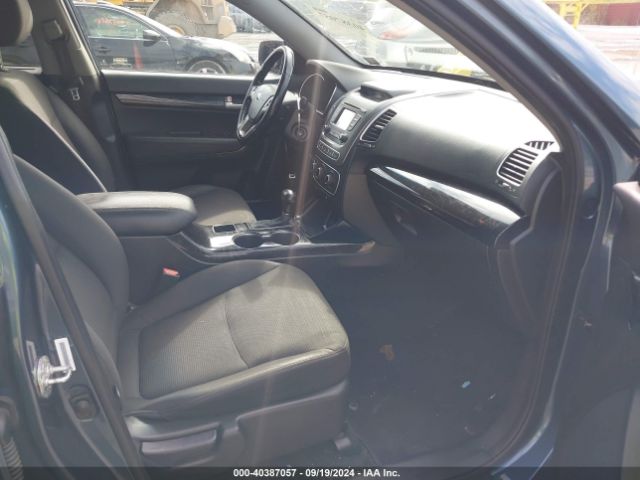 5XYKT3A68FG568861 KIA SORENTO LX
