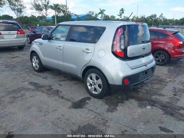 KIA Soul 2018 KNDJN2A26J7512002 Image 3