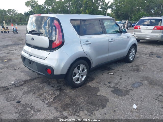 KIA Soul 2018 KNDJN2A26J7512002 Image 4