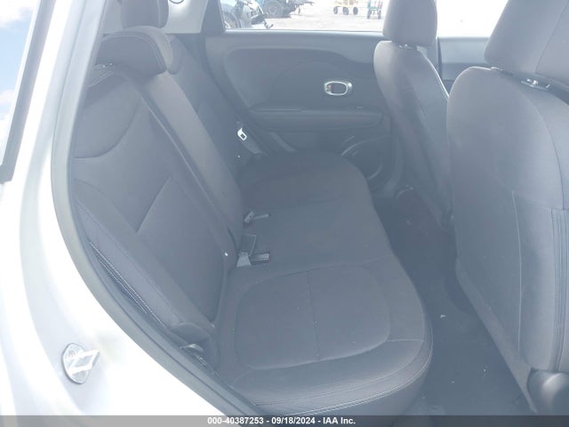 KIA Soul 2018 KNDJN2A26J7512002 Image 8
