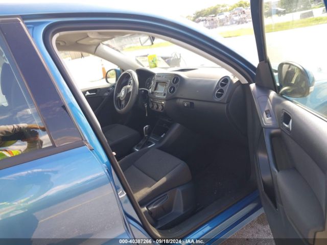 WVGAV7AXXHK049969 Volkswagen Tiguan 2.0t/2.0t S