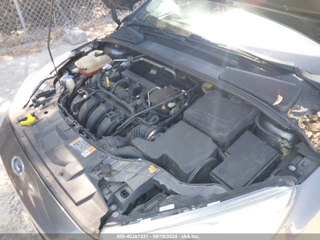 Ford FOCUS S 2016 1FADP3E27GL261889 Image 10