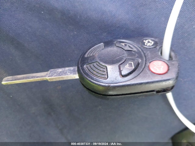 Ford FOCUS S 2016 1FADP3E27GL261889 Image 11