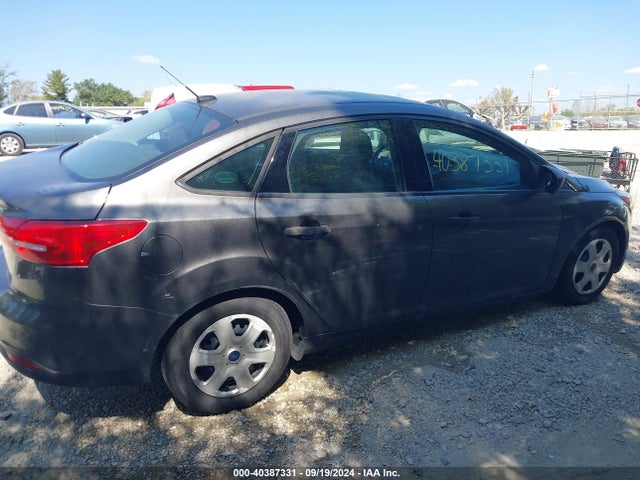 Ford FOCUS S 2016 1FADP3E27GL261889 Image 13
