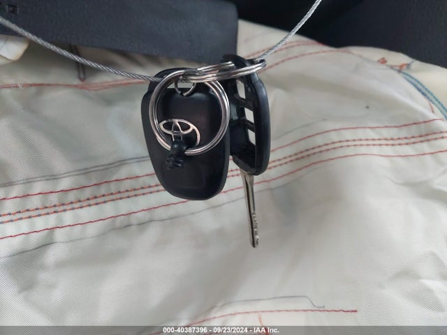 Toyota COROLLA LE 2015 2T1BURHEXFC310768 Image 11