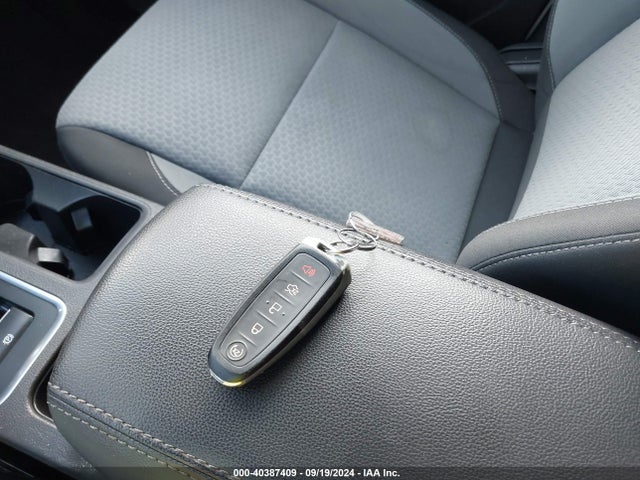 Ford ESCAPE SE 2019 1FMCU0GD0KUC36827 Image 11