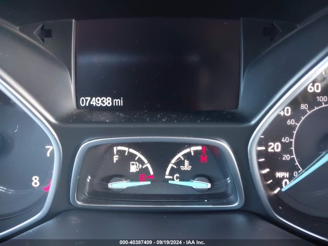 Ford ESCAPE SE 2019 1FMCU0GD0KUC36827 Image 15